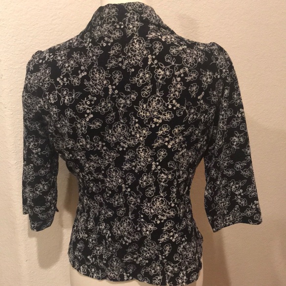 Beautiful blazer - Picture 5 of 6